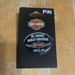 NWT Mt Rainier Harley-Davidson pin